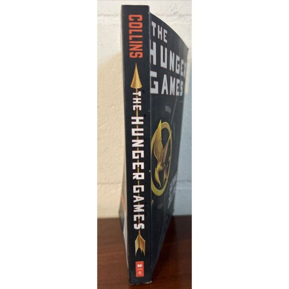 The Hunger Games By Suzanne Collins Paperback (Book 1) - Picture 2 of 4